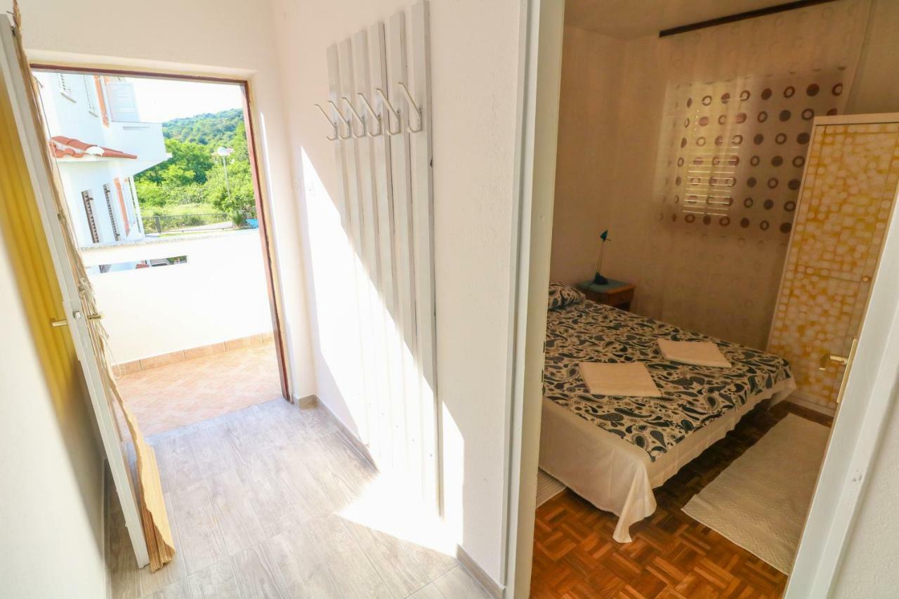 Apartments Reljic With Terrace Baška Buitenkant foto
