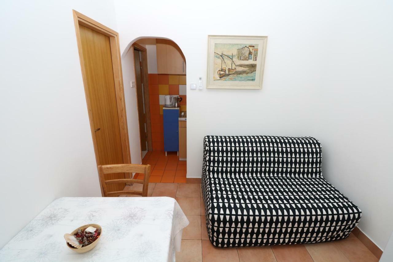 Apartments Reljic With Terrace Baška Buitenkant foto