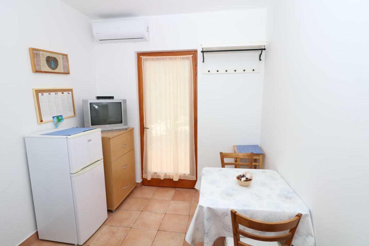Apartments Reljic With Terrace Baška Buitenkant foto